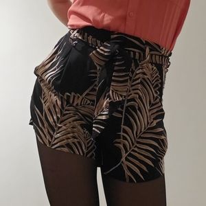 HM | Palm Leaf Paper Bag Shorts